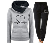 2-Piece Sports Suit Hooded Sweatshirt With Printed Heart Design And Drawstring Pants For Women Grey