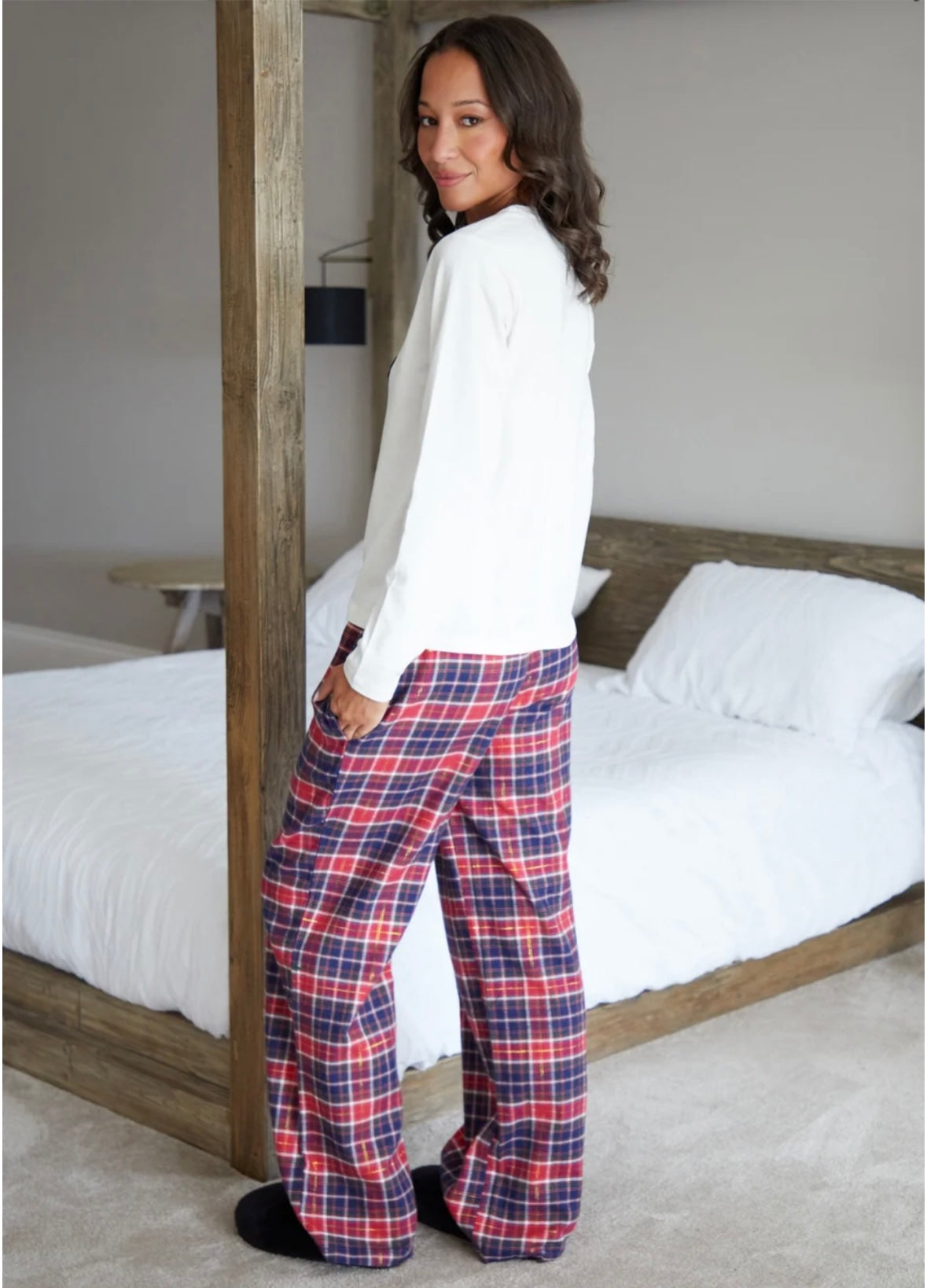 Women Cotton Lightweight Crafted Fabric Pyjamas Set