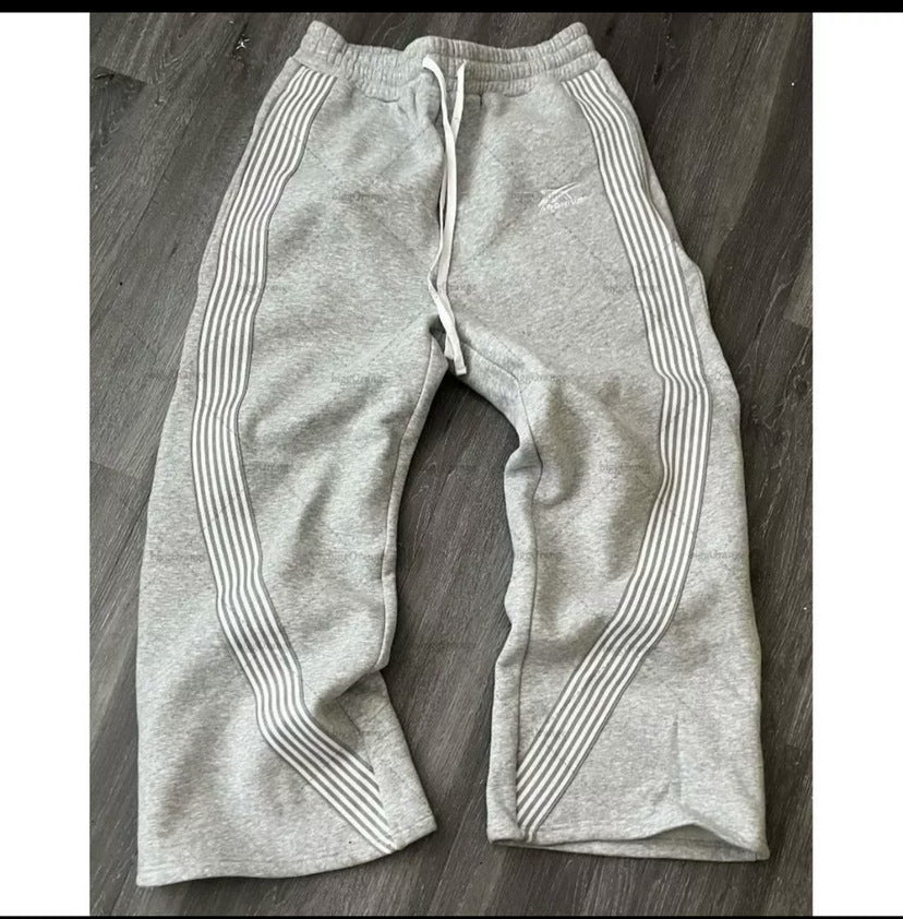 Loose Fitting Fleece-Lined Striped Sports Pants Gray